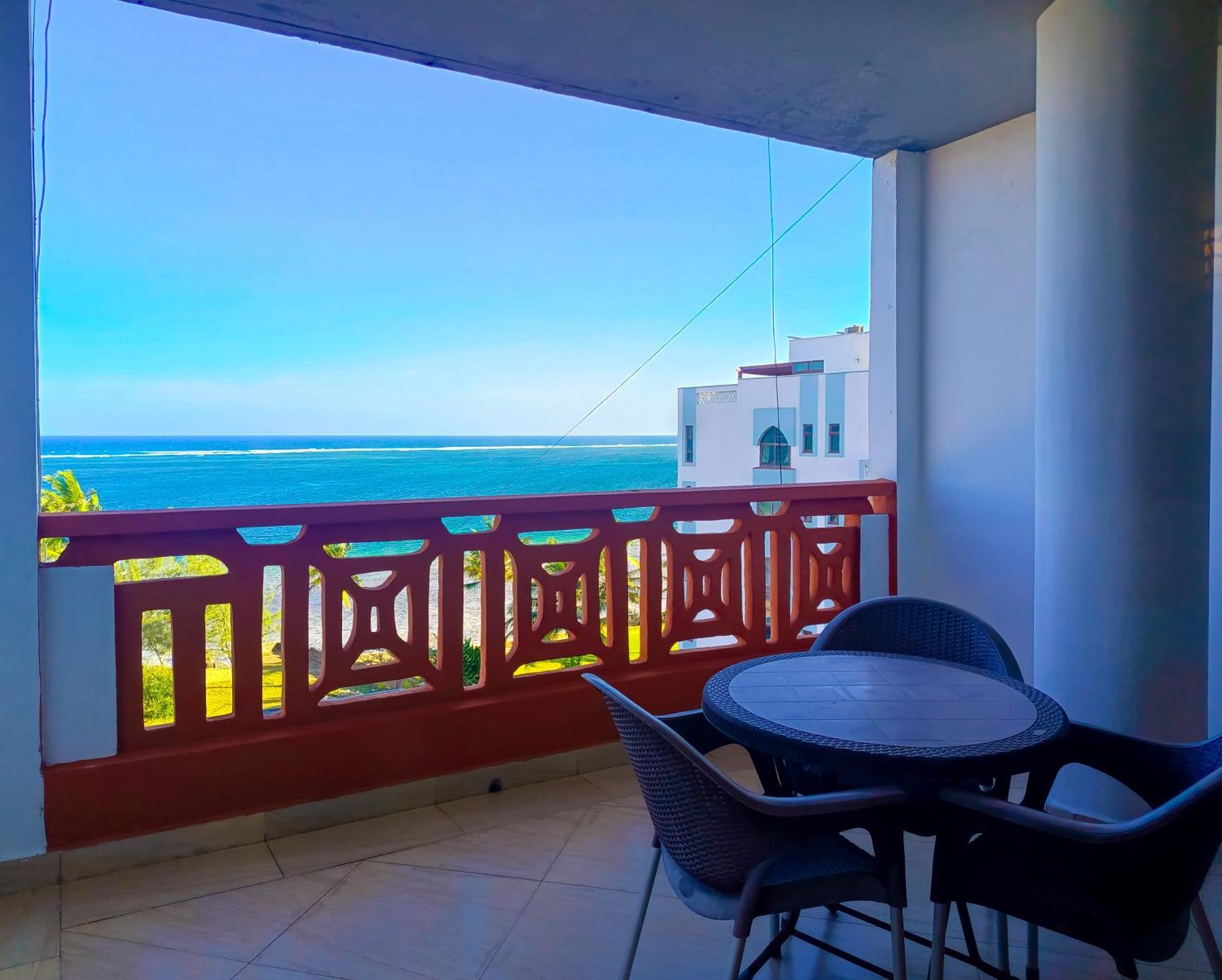 Ivory Beachfront Stays Mombasa Exterior photo